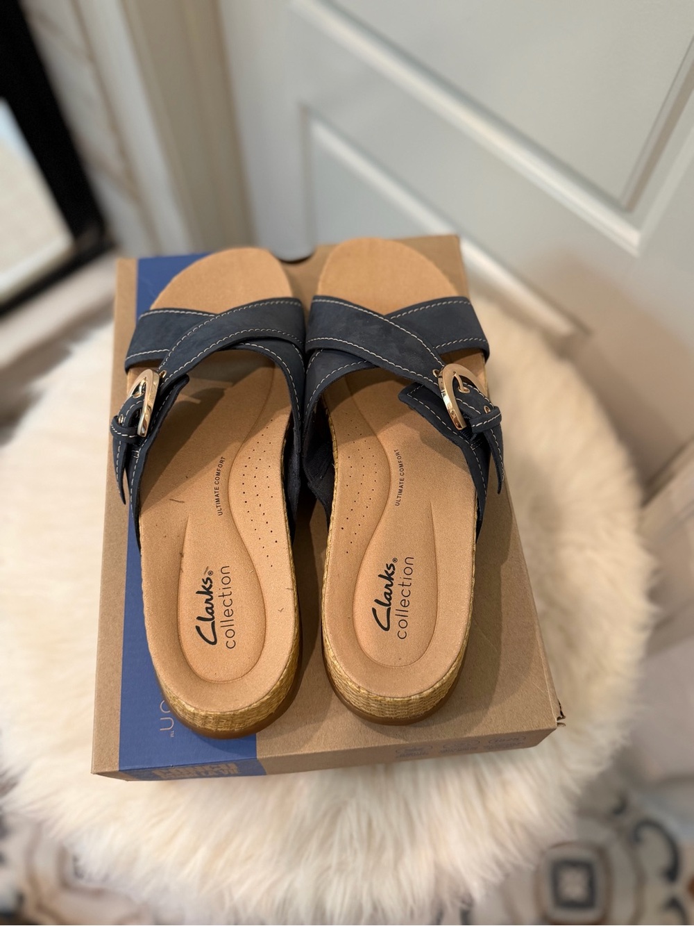 Clarks Women’s Navy Leather Cross-Band Slide Sandals with Buckle - Picture 5 of 5